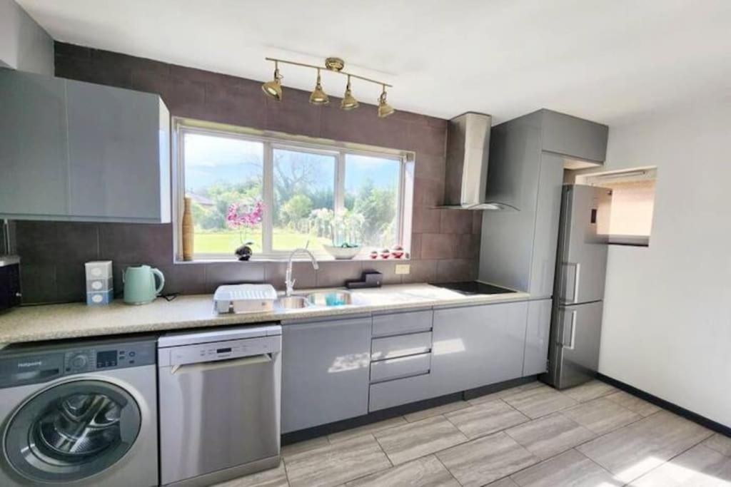 Paradigm Villa, Oxford,5 Bedroom, 4 Free Parking Spaces Holiday home Oxford